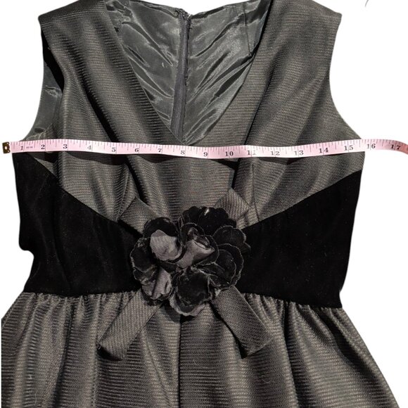 VTG 50s 60s Bonwit Teller Woman's black velvet contrast flower cocktail dress XS - Picture 8 of 12